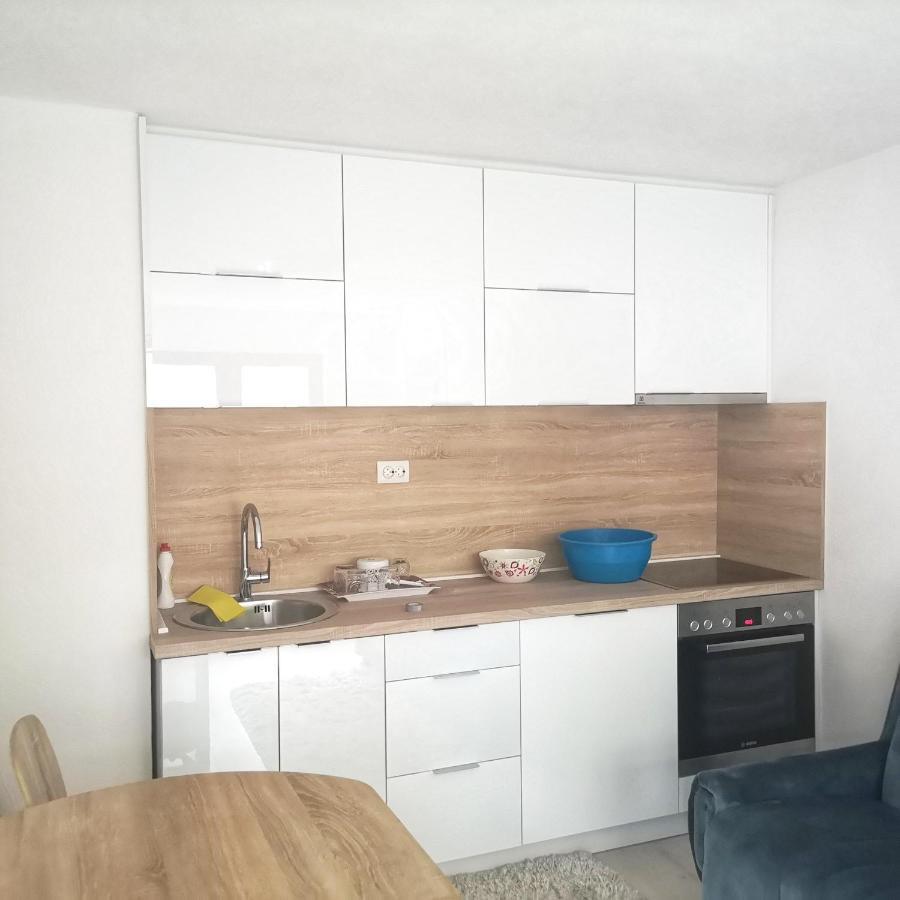 Family Apartment With Garden Sarajevo Eksteriør bilde