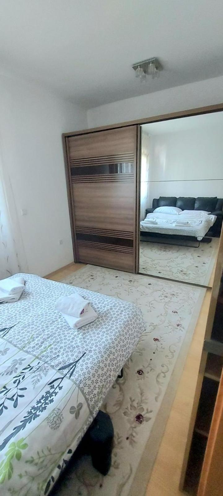Family Apartment With Garden Sarajevo Eksteriør bilde